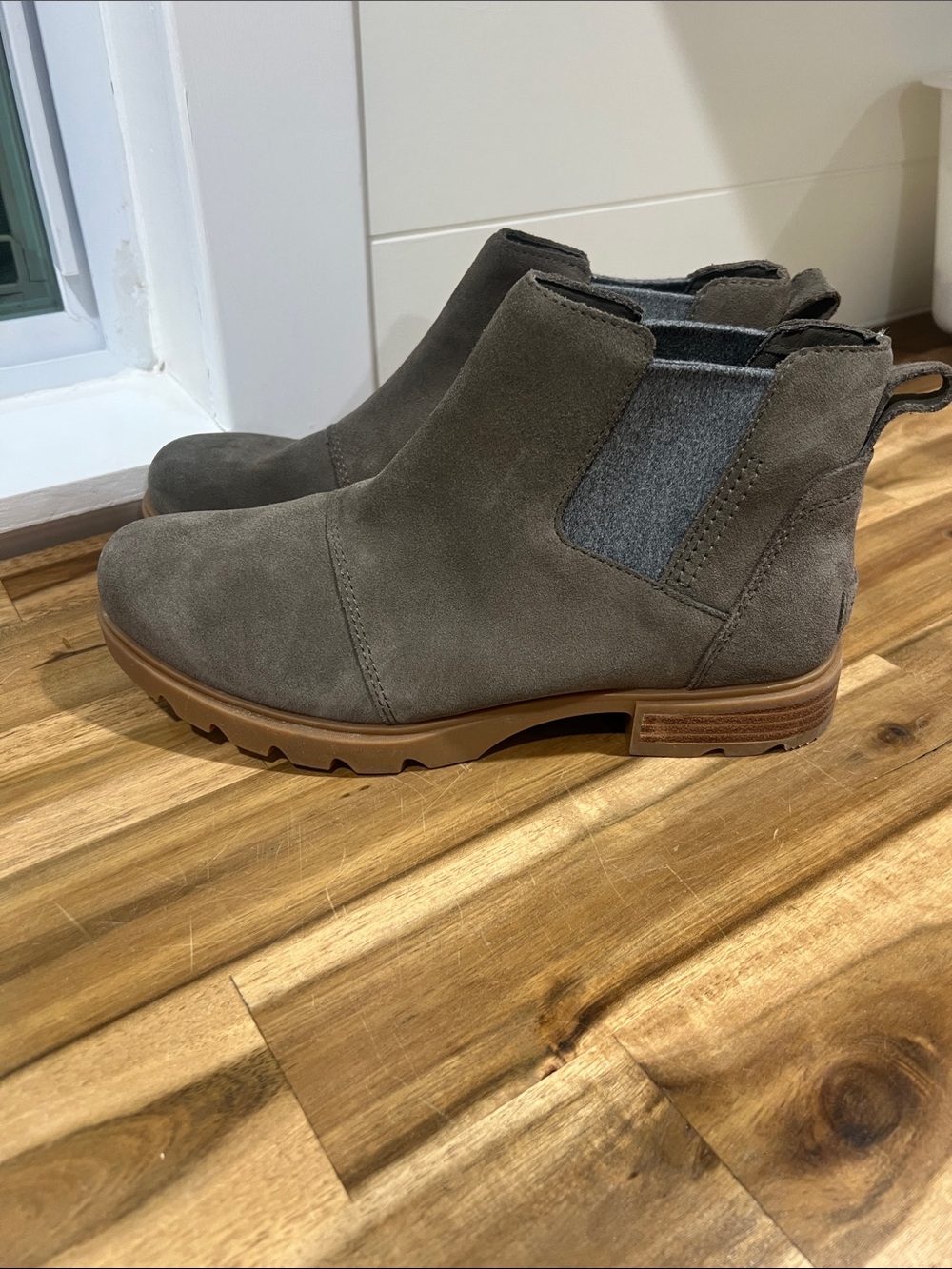SOREL Women's Emelie Ill Chelsea Waterproof Boot